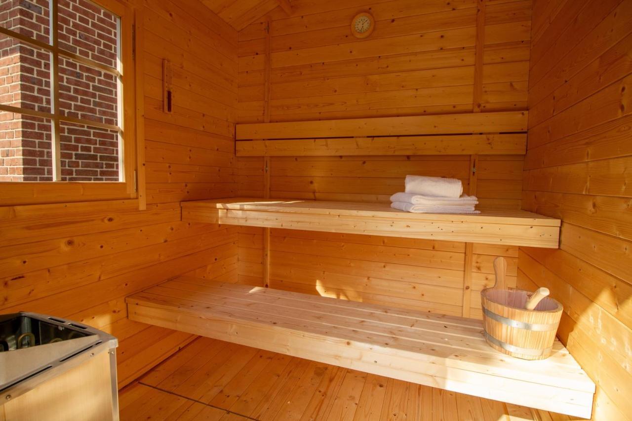 Up Besoeoek - Wildrose Mit Sauna Krummhörn エクステリア 写真